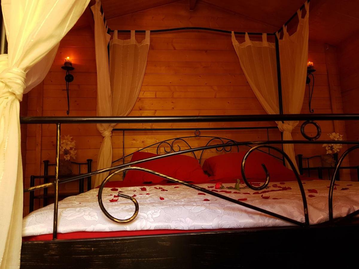 Robinson Accommodation Freedom Foli Bagian luar foto